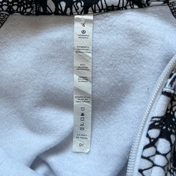 [lululemon] Scuba Hoodie -  White Black Glacier Lace Print - 6 - Picture 9 of 9